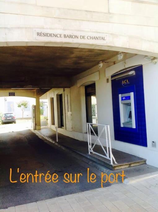 Eole, Idealement Situe Sur Le Port De St Martin De Re Saint-Martin-de-Ré Exterior foto